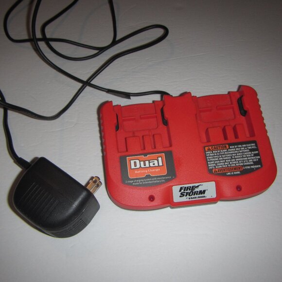 Black & Decker FireStorm 18V Dual Port Battery Charger Model UD-18V2C - Picture 1 of 3